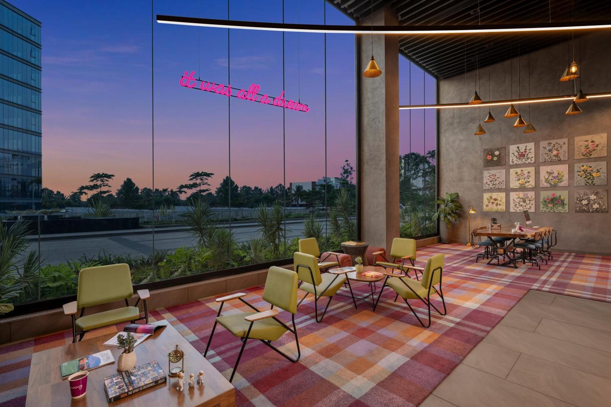 Moxy Bengaluru Airport Prestige Tech Cloud Hotel Devanahalli Buitenkant foto